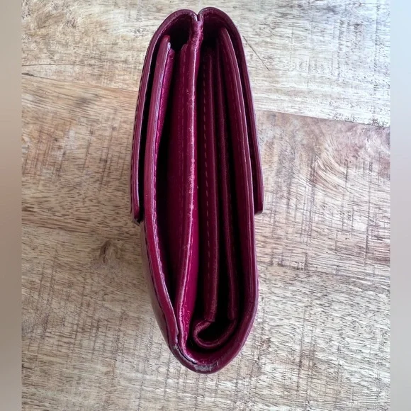 Louis Vuitton Vintage Vernis Double Flap Red Leather Wallet with Chain & Insert - Picture 5 of 17